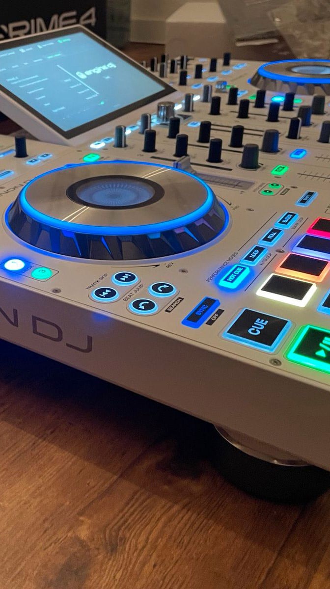 Denon Prime 4 weiß schmal